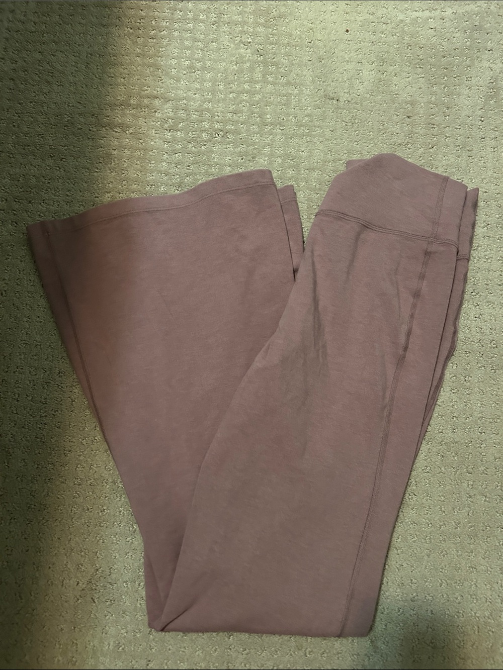 Old Navy Mauve Super-Flare Yoga Pants - Picture 3 of 3